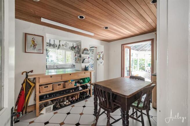 Kitchen/Breakfast Room