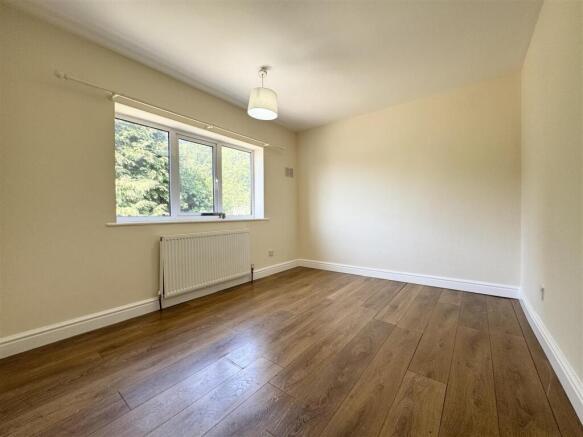 3 bed Semi-Detached for sale Image 12