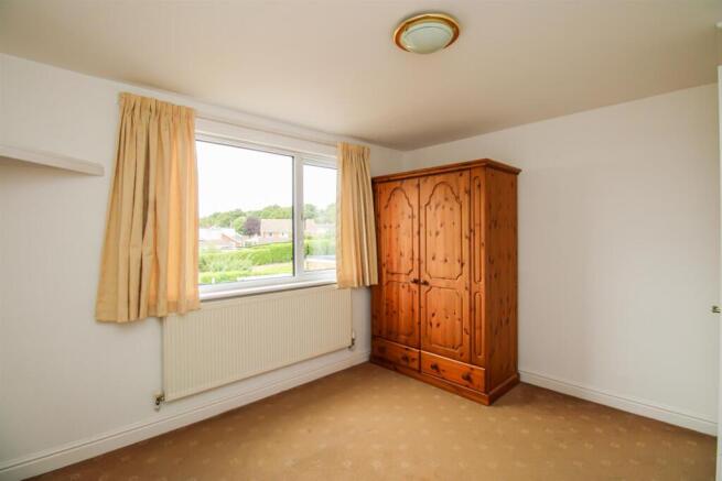 3 bed Semi-Detached Bungalow for sale Image 8