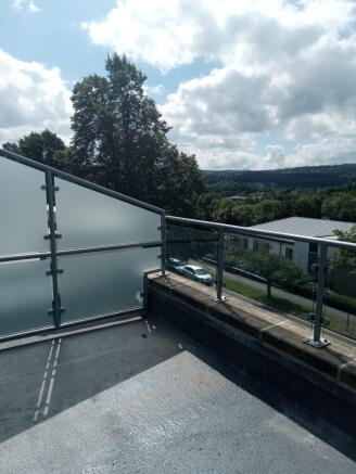 2 bed Apartment to rent Image 10