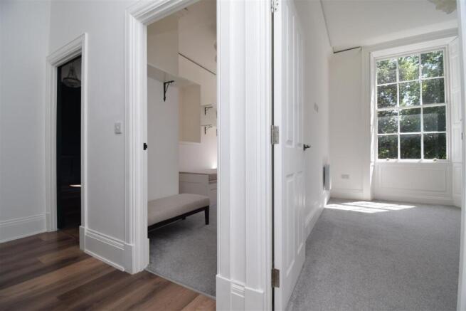 2 bed Apartment to rent Image 8