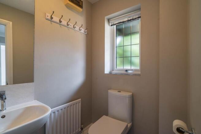 4 bed Detached for sale Image 5