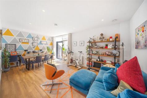 Singer Mews, London, SW4
