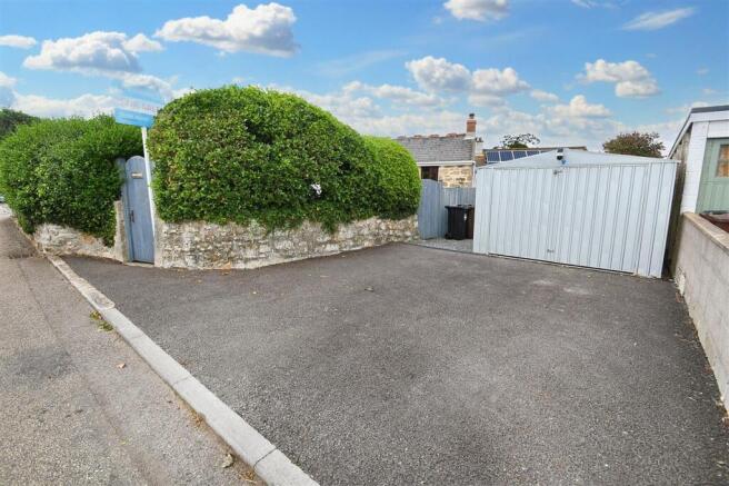 DETACHED GARAGE