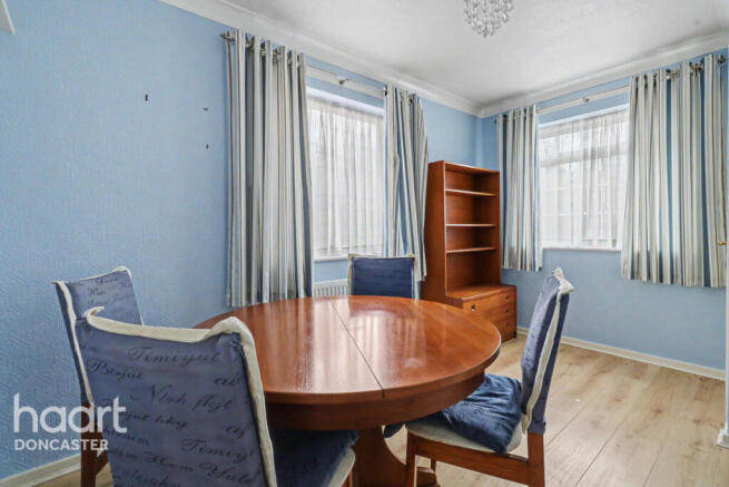 4 bed Detached for sale Image 11