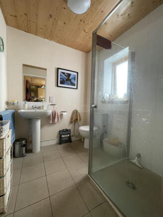 Shower Room.JPG