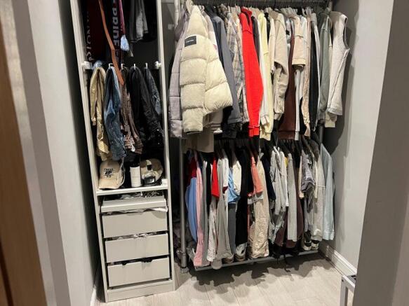 Walk-In Wardrobe 2