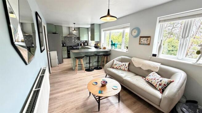 OPEN PLAN KITCHEN/DINING/FAMILY ROOM