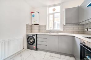 19, Arcadian Gardens, Wood Green, London N22 5AG