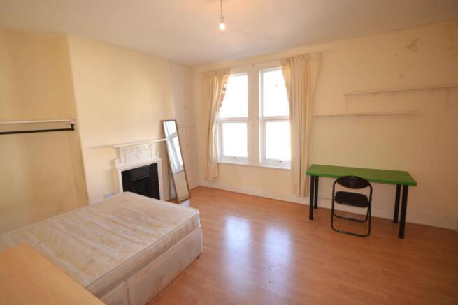 6 bed Terraced to rent Image 6