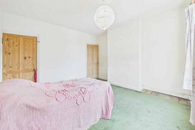 3 bed Terraced for sale Image 9