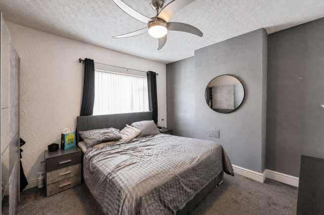 3 bed Terraced for sale Image 10