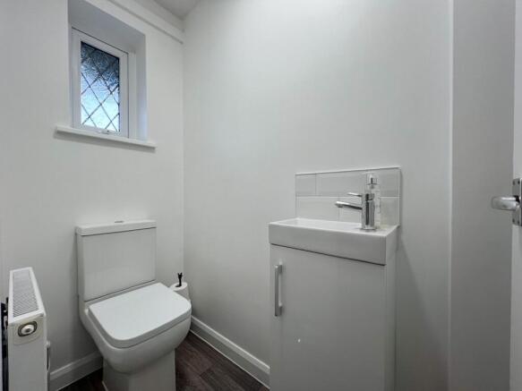 Fleetside, West Molesey, KT8 photo 4