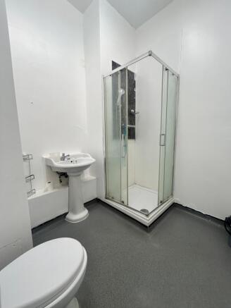Studio to rent Image 4