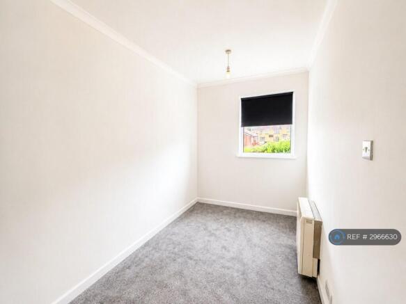 2 bed Terraced to rent Image 7