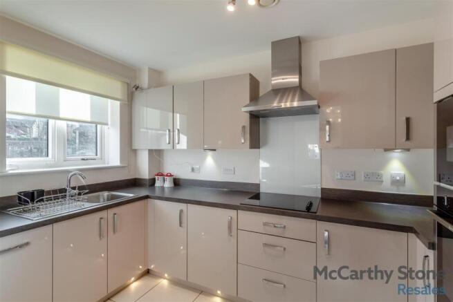 2 bed Apartment for sale Image 8