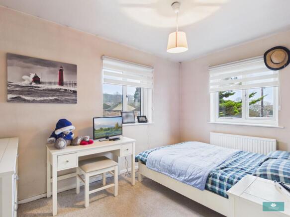 5 bed Detached for sale Image 5