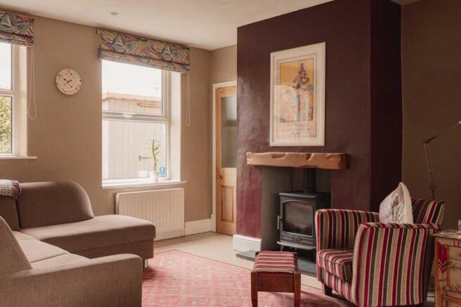 5 bed Detached for sale Image 10