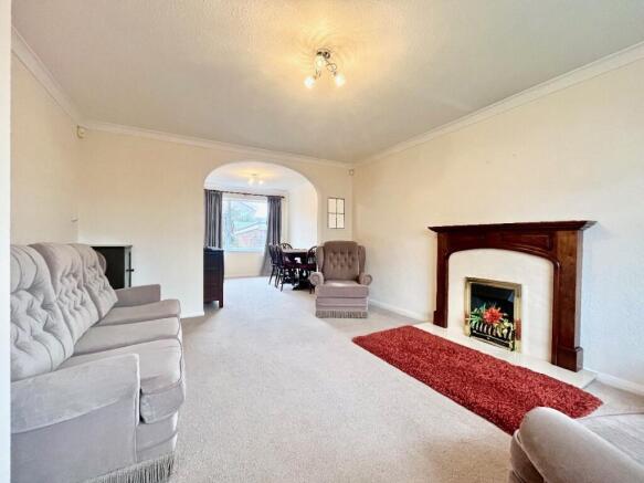 3 bed Detached to rent Image 8