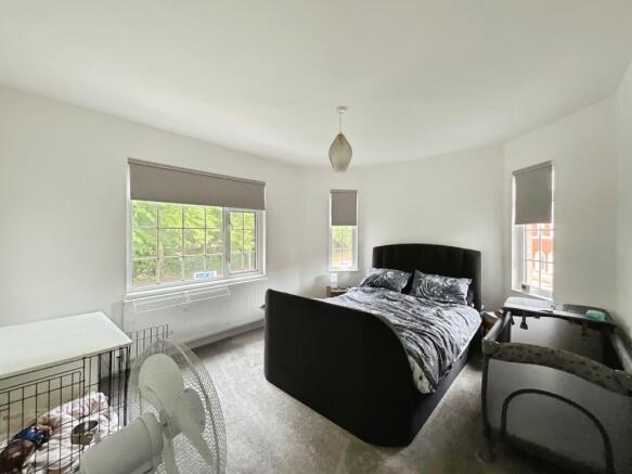 4 bed Semi-Detached for sale Image 11