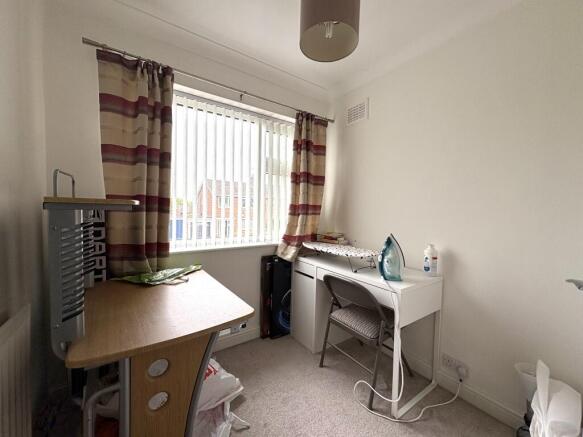 5 bed House to rent Image 6