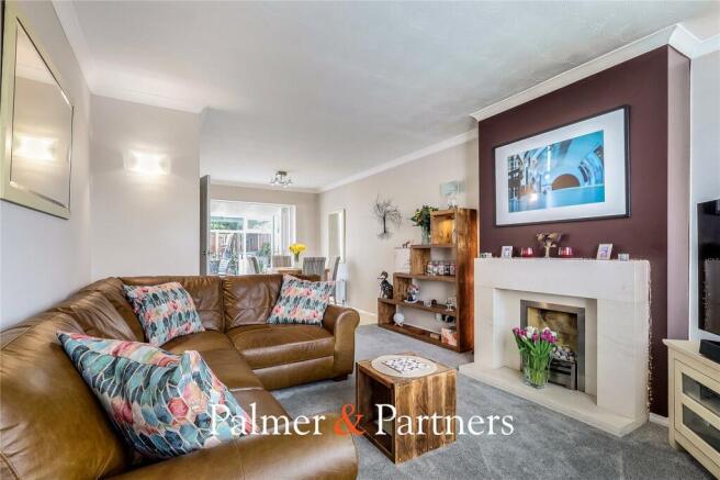 Oxford Court, Springfield , Chelmsford, Essex, CM2 photo 3