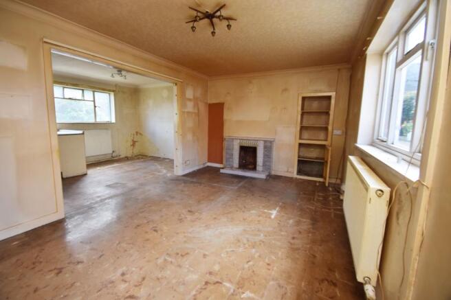 8 Water Street, Aberarth, Dyfed, SA46 0LN
