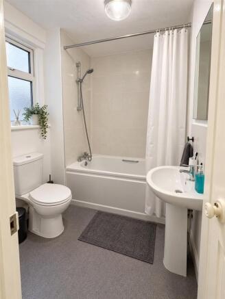 Canning Town, E16 Flat for Sale By Barrain London