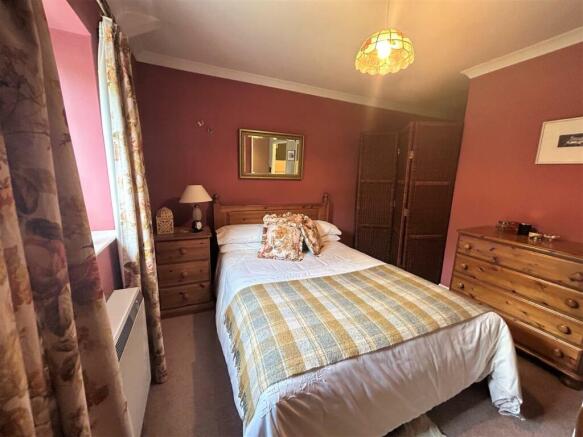 14b Maristow Street - Bedroom.jpg