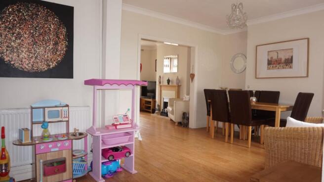 Lounge/Dining Room
