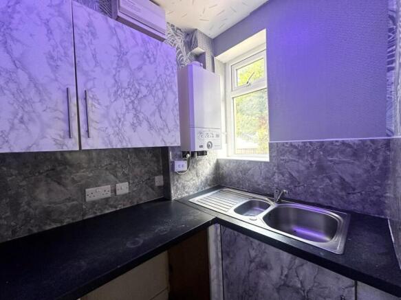 3 bed End of Terrace to rent Image 5