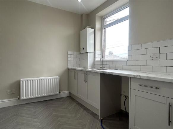 3 bed Apartment for sale Image 6