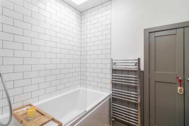 White Cottages 2-Bathroom A.jpg