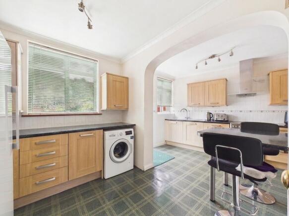 Angus Drive, Ruislip, HA4 photo 4