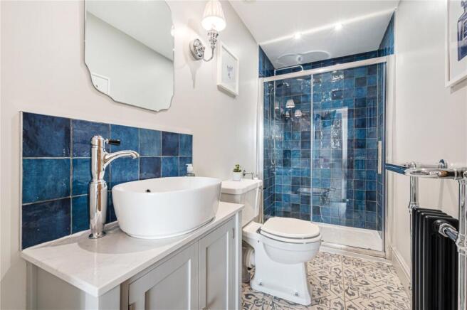 Ensuite- Bed 2