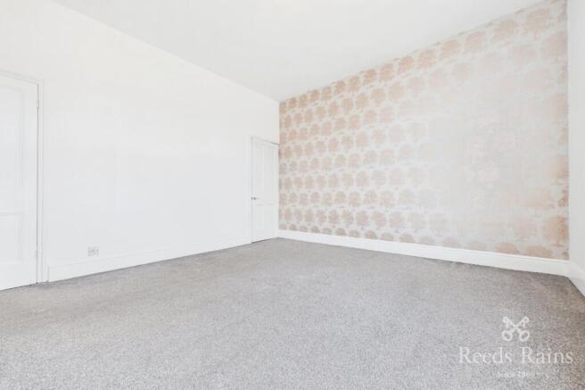 2 bed Terraced to rent Image 7
