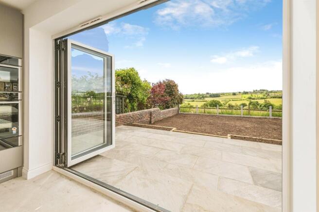 4 bed Detached for sale Image 5