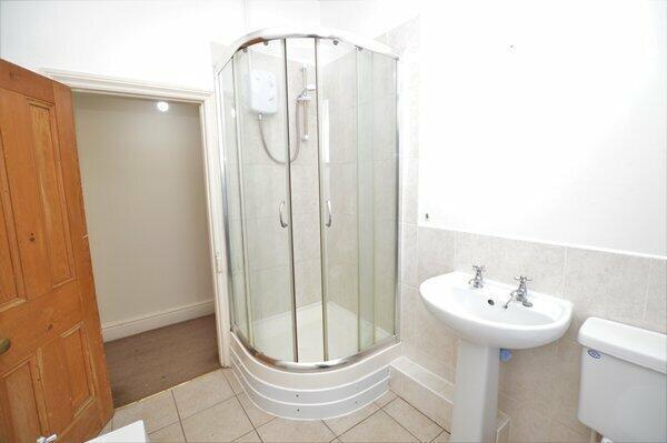 bath & shower room