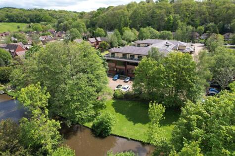 Catteshall Lane, Godalming, Surrey, GU7