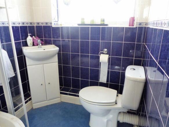 Ensuite shower...