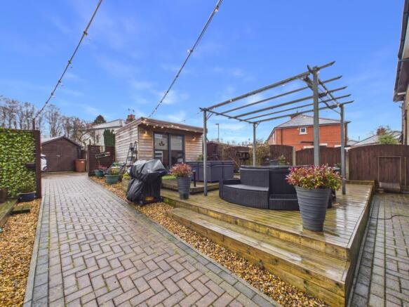 CAM02093G0-PR0074-STILL038