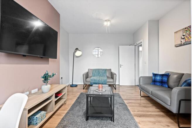 3 bed House to rent Image 4