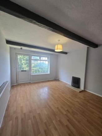 2 bed Terraced to rent Image 4