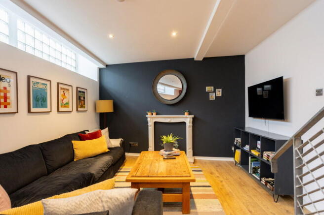 2 bed Duplex for sale Image 6