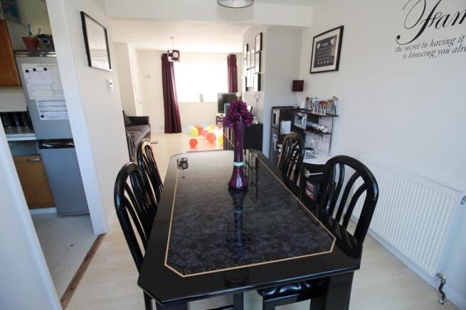 23 Albury Gardens - 