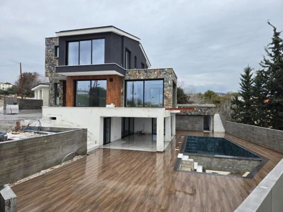 4 Bedroom Detached H