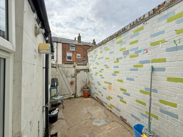 3 bed Terraced for sale Image 10
