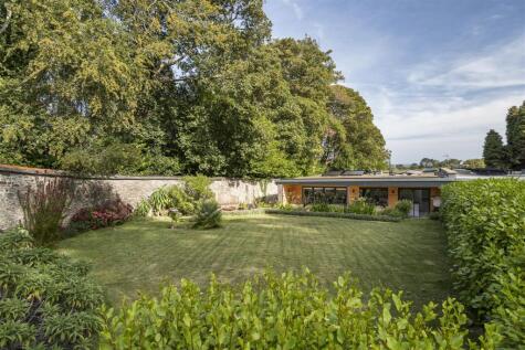 Penmere Drive, Falmouth