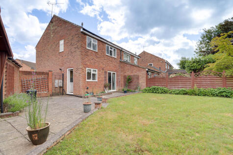 Burnsall Place, Harpenden, AL5