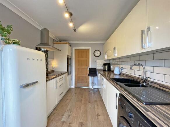 Westfield 218 - Kitchen 2.jpg